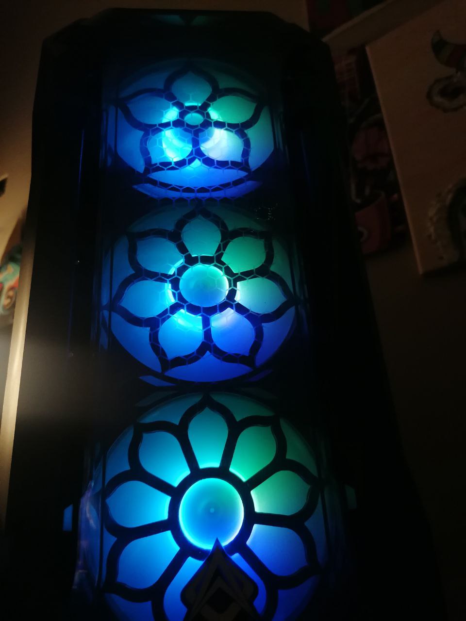 Griglia Ventola Computer 80 Mm Personalizzata – Design Radiazione Nucleare, Nero Lucido Acrilico, Inspired Laser Design